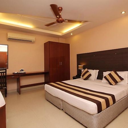 Hotel Kyron Delhi  Dış mekan fotoğraf